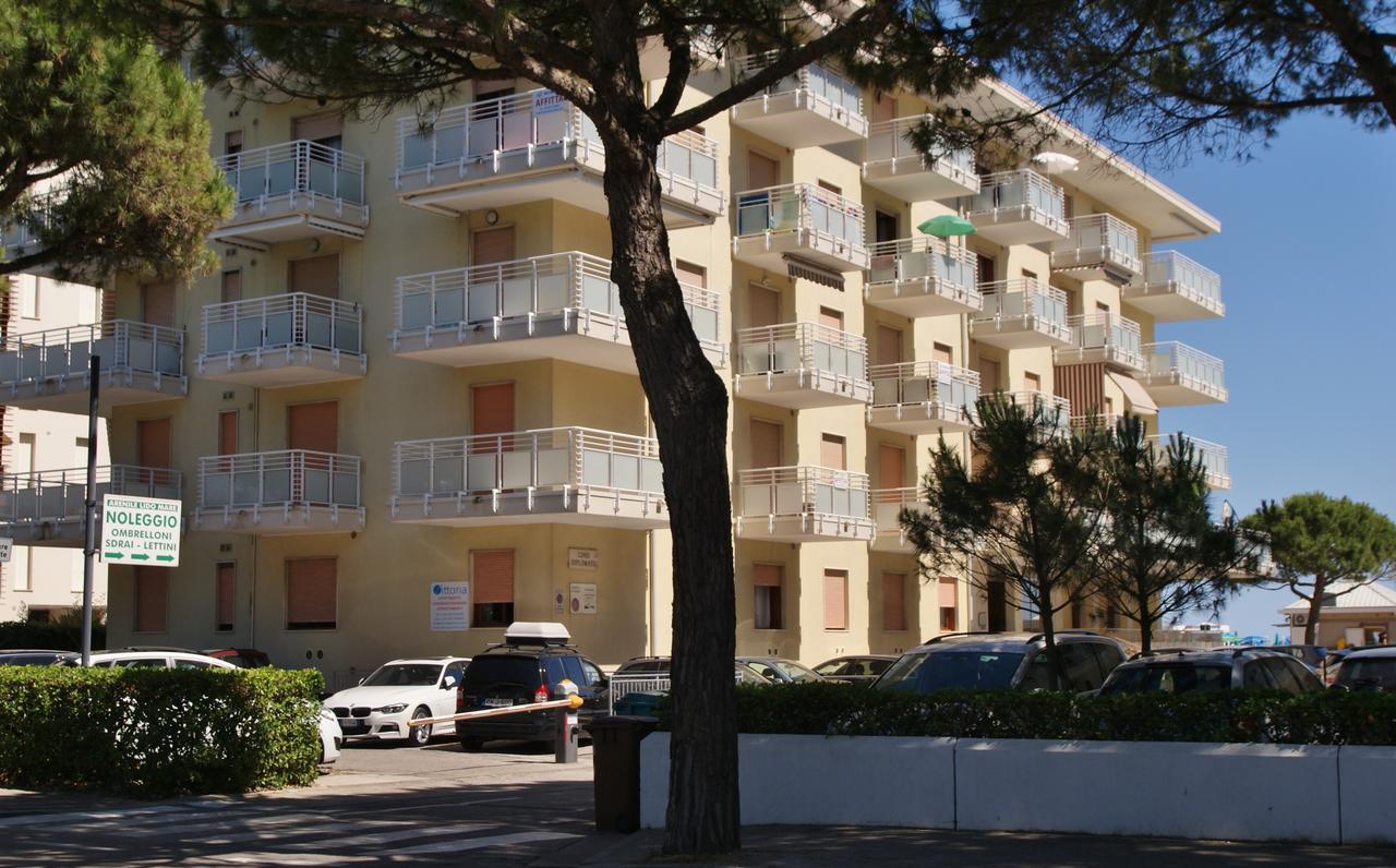 Appartamenti Diplomatic-Residence Fronte Mare-Piazza Torino-Лидо-ди-Езоло Экстерьер фото